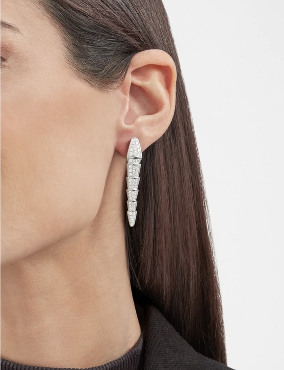 أقراط ذهبية بيضاء من مجموعة Serpenti
