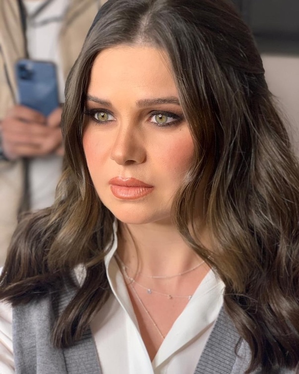 يسرا اللوزي تتم عامها ال 37