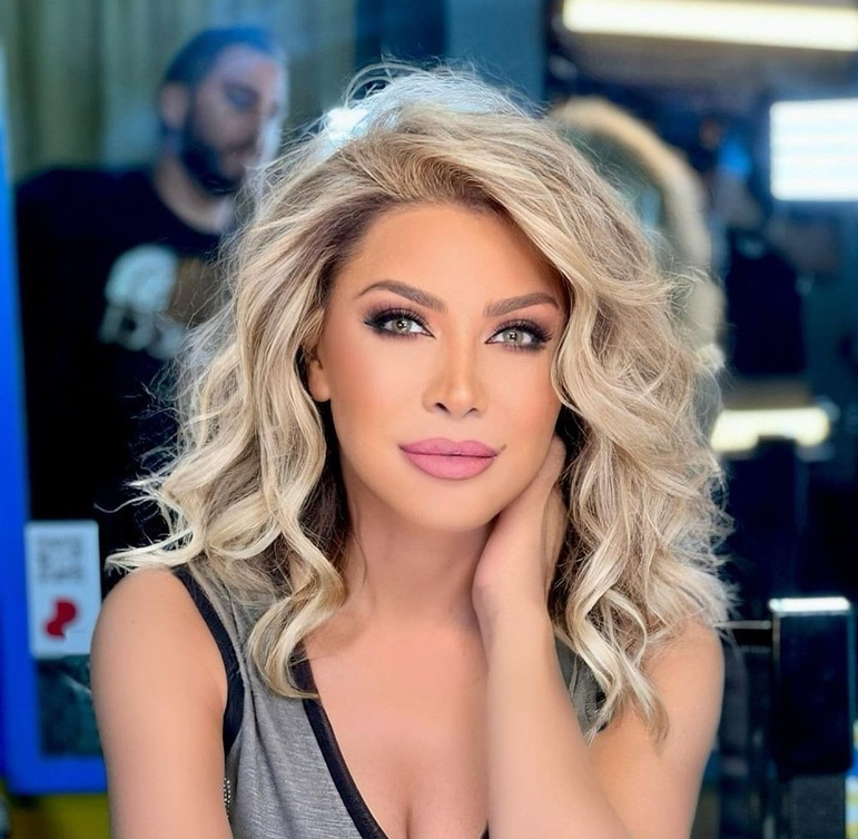 نوال الزعبي بإطلالة لافتة على انستغرام