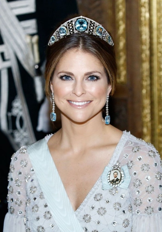 تاج Swedish Aquamarine Kokoshnik tiara المرصع بحجر الزبرجد الساحر للأميرة مادلين