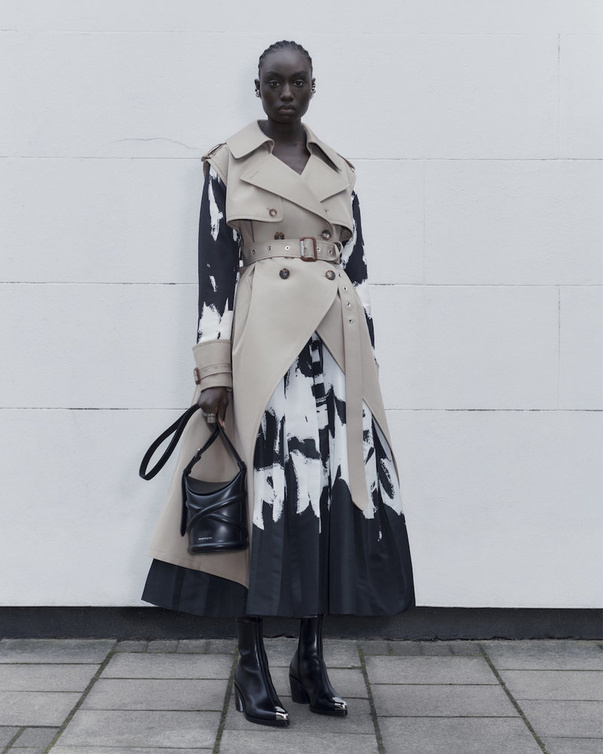  ترانشكوت من Alexander McQueen