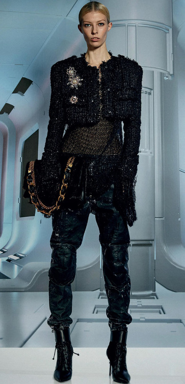 مجموعات ما قبل الخريف تعيد إحياء صيحة التويد مع "بالمان"Balmain