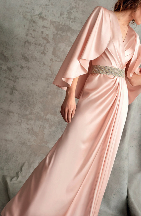 مجموعات ما قبل الخريف تعيد إحياء الإطلالات المتألقة مع "جيني باكهام"  Jenny Packham