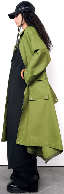 مجموعات ما قبل الخريف تعيد إحياء أخضر الليم LIME مع "بربري"Burberry