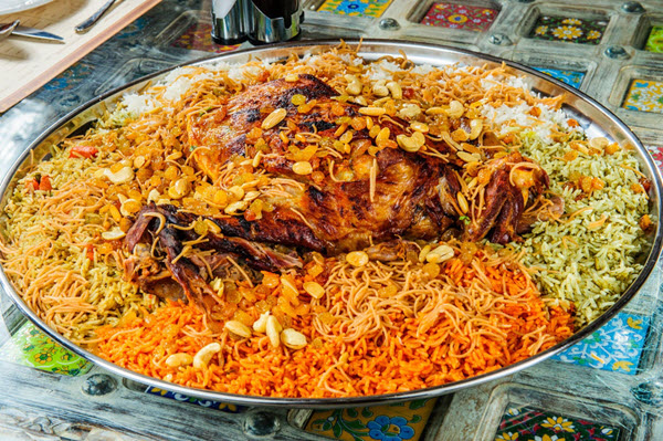 اللحوم و الارز لا يكفيان لتقديم الغذاء على سفرة العيد