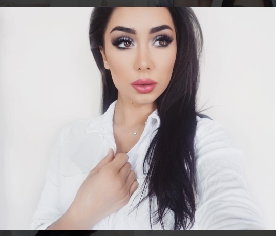 مكياج مضيء يناسب السهرات