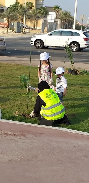 جانب من مبادرة نزرعها لننعم بها