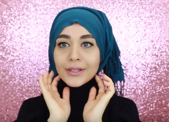 لفة حجاب الوجه القلبي أي المثلث المعوكس