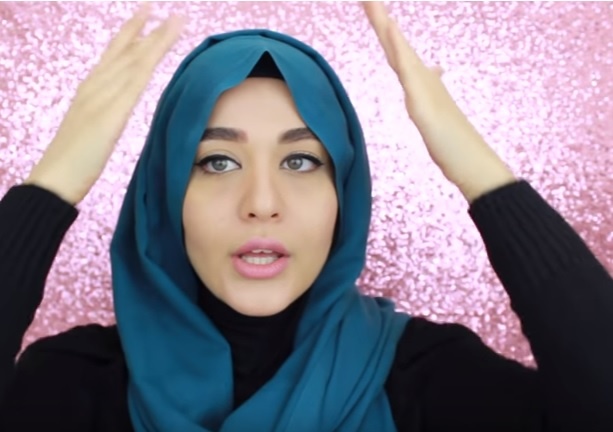 حجاب لوجه المثلث المعكوس أي القلبي