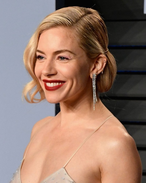 سيينا ميلر ظهرت في حفل Vanity Fair للأوسكار لعام 2018