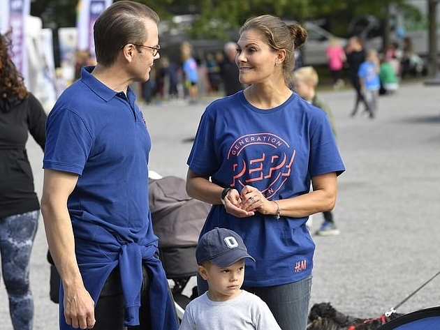 قامت الأميرة فيكتوريا (Crown Princess Victoria) ولية عهد السويد، بزيارة منتزه هاجاباركين