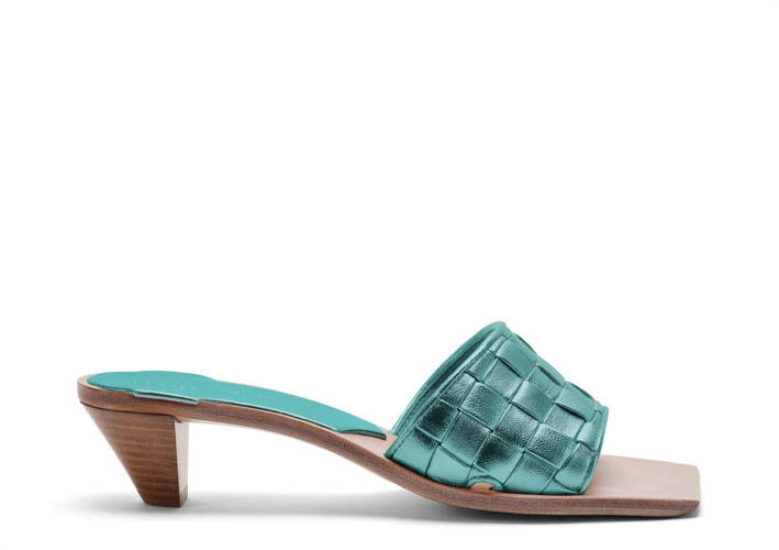 تصاميم حصرية لـ Bottega Veneta في الامارات والكويت
