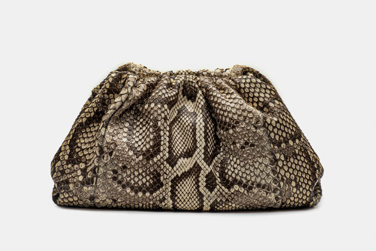 تصاميم حصرية لـ Bottega Veneta في الامارات والكويت