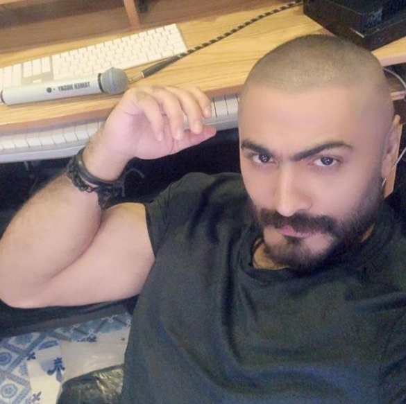 نيو لوك تامر حسني في فيلمه الجديد
