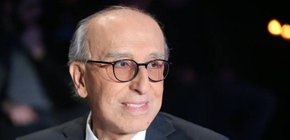 مكتشف النجوم سيمون أسمر