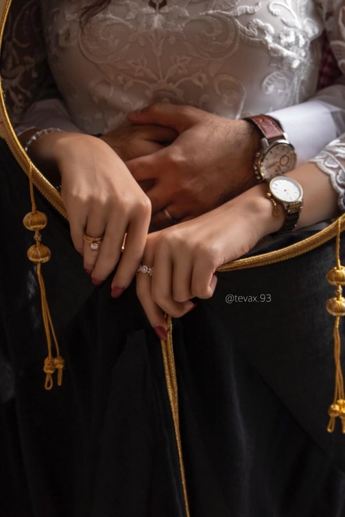 لقطة لعروسين من المصورة السعودية فاطمة القطاب