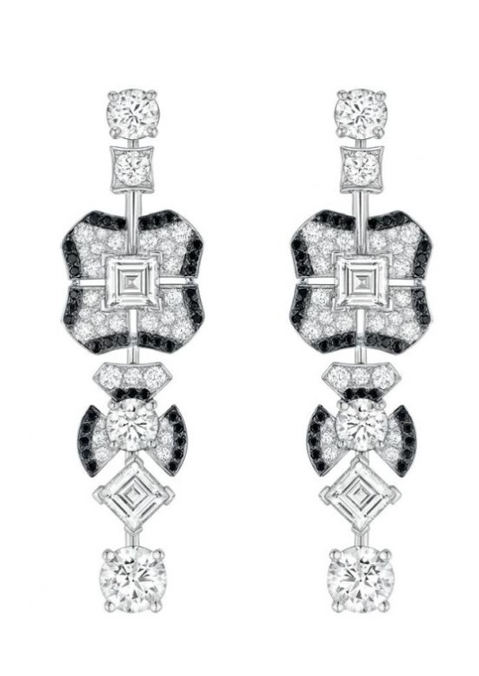 أقراط ماسية من شانيل CHANEL Fine Jewelry
