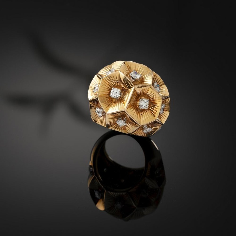 Marjan Sterk Fine Art Jewellery.. خاتم من Cartier