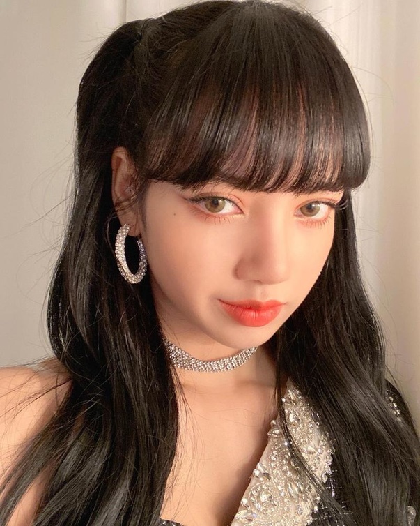 LISA نجمة "BLACKPINK"