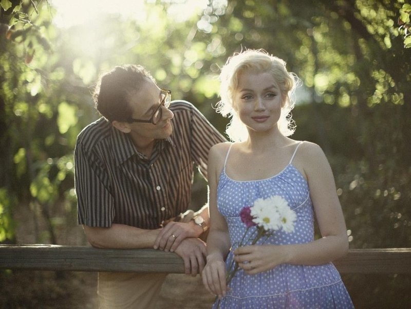 مشهد من فيلم Blonde