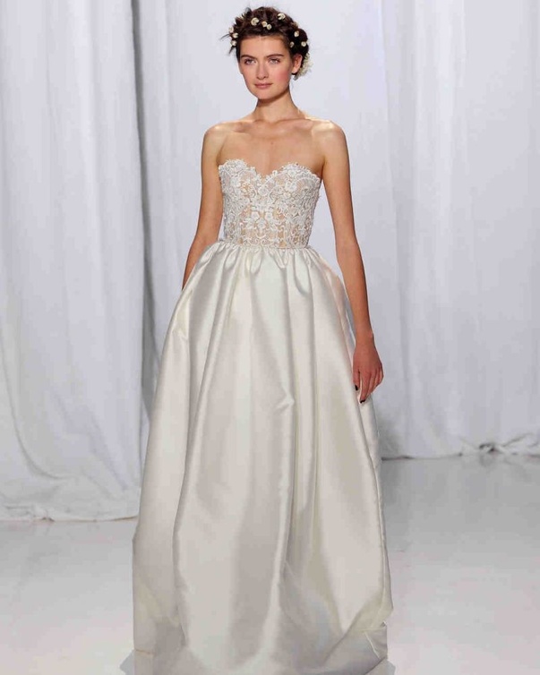 فستان زفاف بقصة ناعمة من ريم عكرا Reem Acra