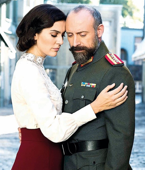 برجوزار كوريل وزوجها خالد أرجنتش في مسلسل وطني أنت
