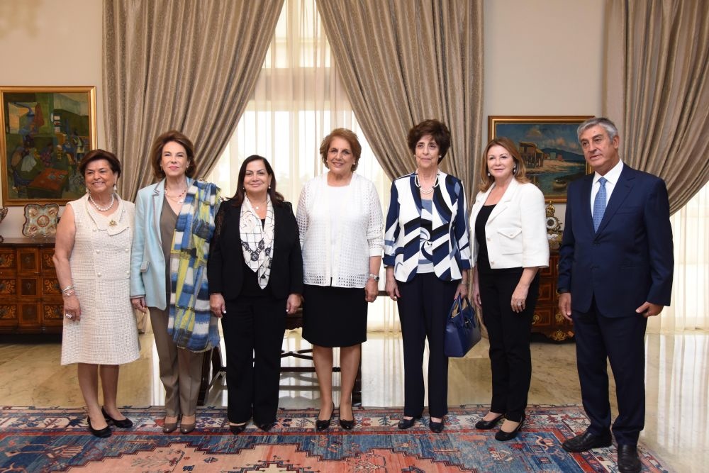 اللبنلنية الاولى مع اعضاء جمعية يدنا.