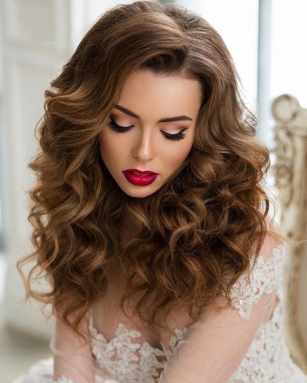 تسريحة رائعة للعروس