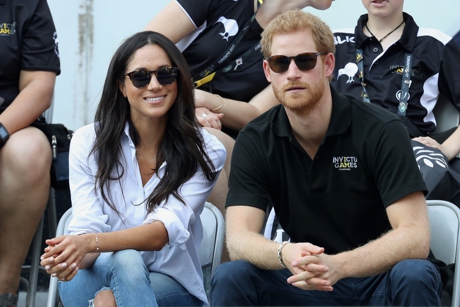 الأمير هاري (Prince Harry) سيتنازل عن لقبه وامتيازاته الملكية من أجل الزواج من ميجان ماركل