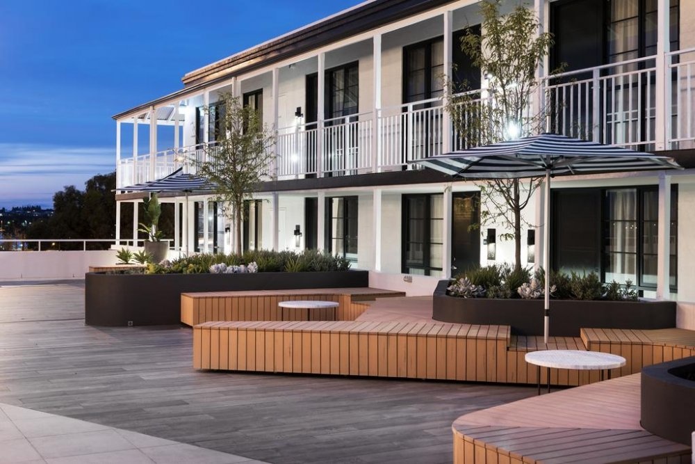 فندق Tradewinds 21