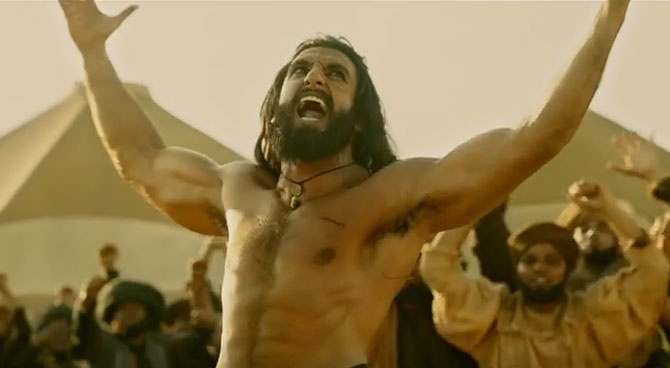 سوء حظ لاحق فيلم Padmavati منذ البداية