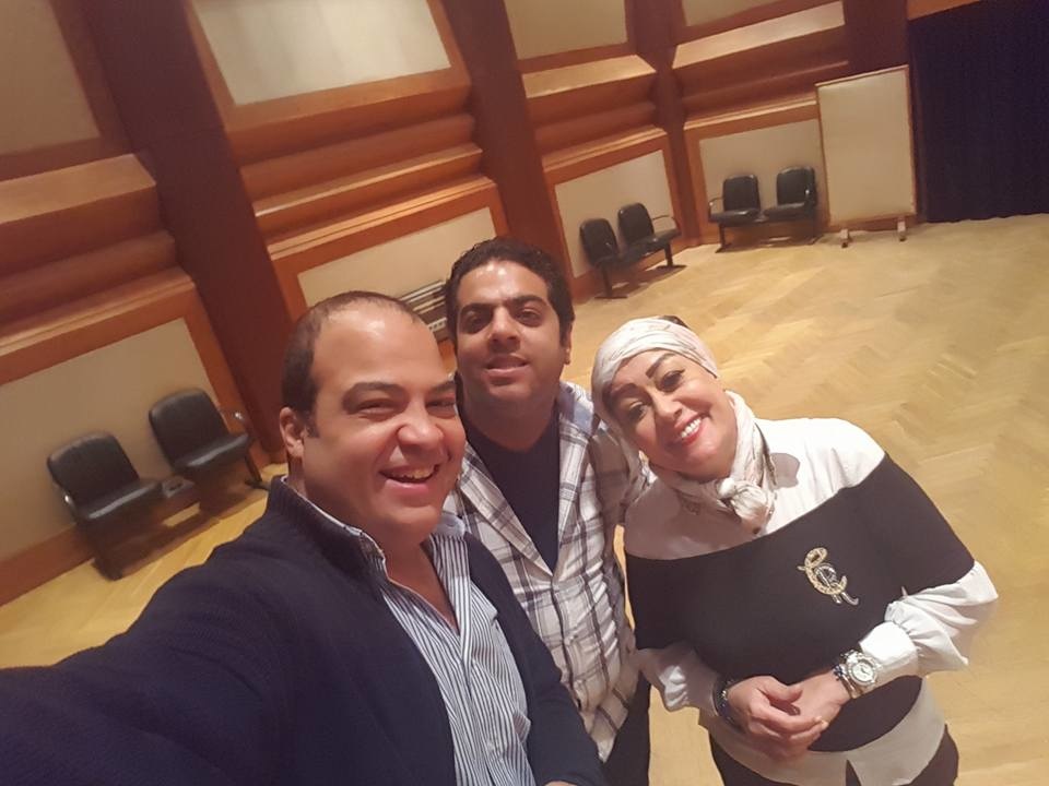 شادي الحصري مع الفنانة هالة فاخر