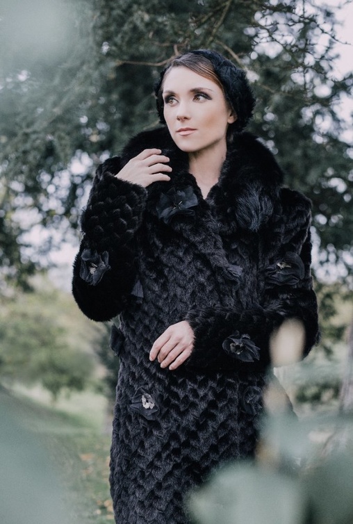مجموعة Black Swan من Sakina Paris