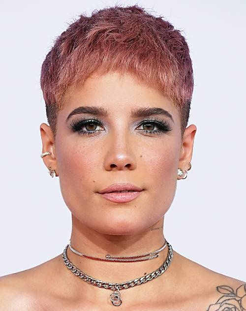 مكياج قوي وفضي من وحي Halsey