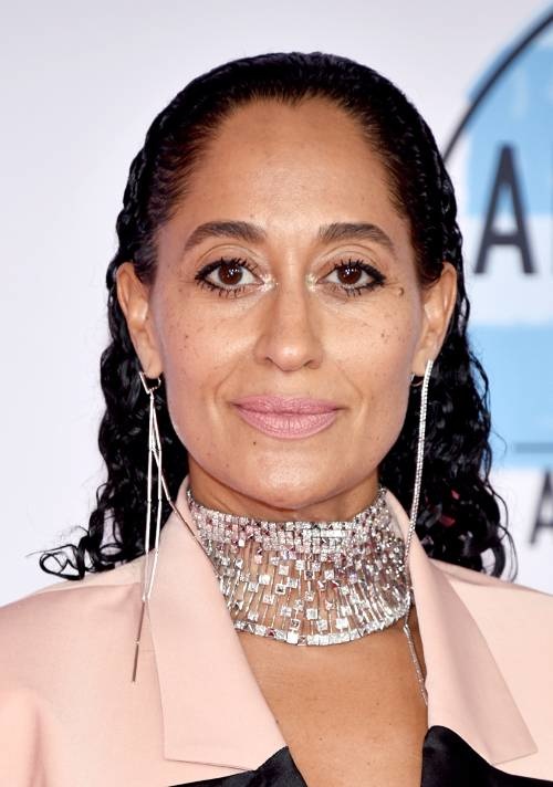 إطلالة طبيعية للجميلة Tracee Ellis Ross