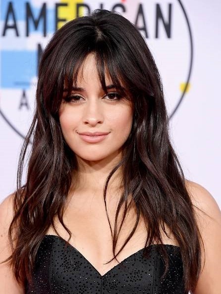 تسريحات شعر طبيعية بأسلوب Camila Cabello