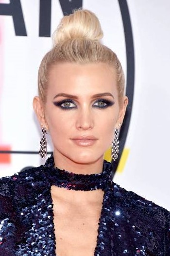 أجمل اطلالات النجمات في حفل American Music Awards