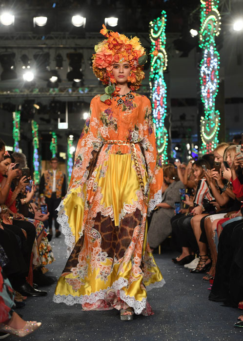 مجموعة خاصة قدمتها Dolce & Gabbana  في دبي مول