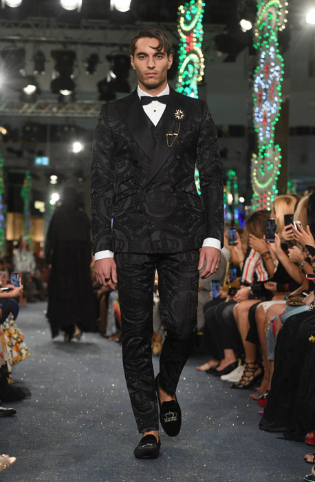 مجموعة خاصة قدمتها Dolce & Gabbana  في دبي مول