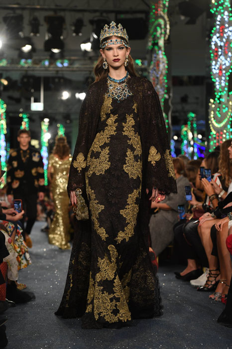 مجموعة خاصة قدمتها Dolce & Gabbana  في دبي مول