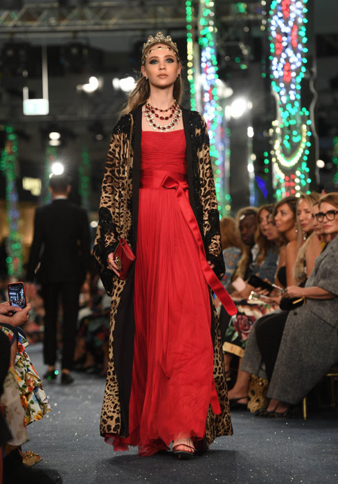 مجموعة خاصة قدمتها Dolce & Gabbana  في دبي مول