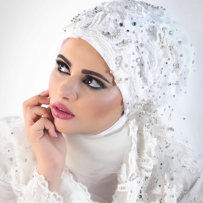 استوحي لفة حجابك من هذه الطرحة