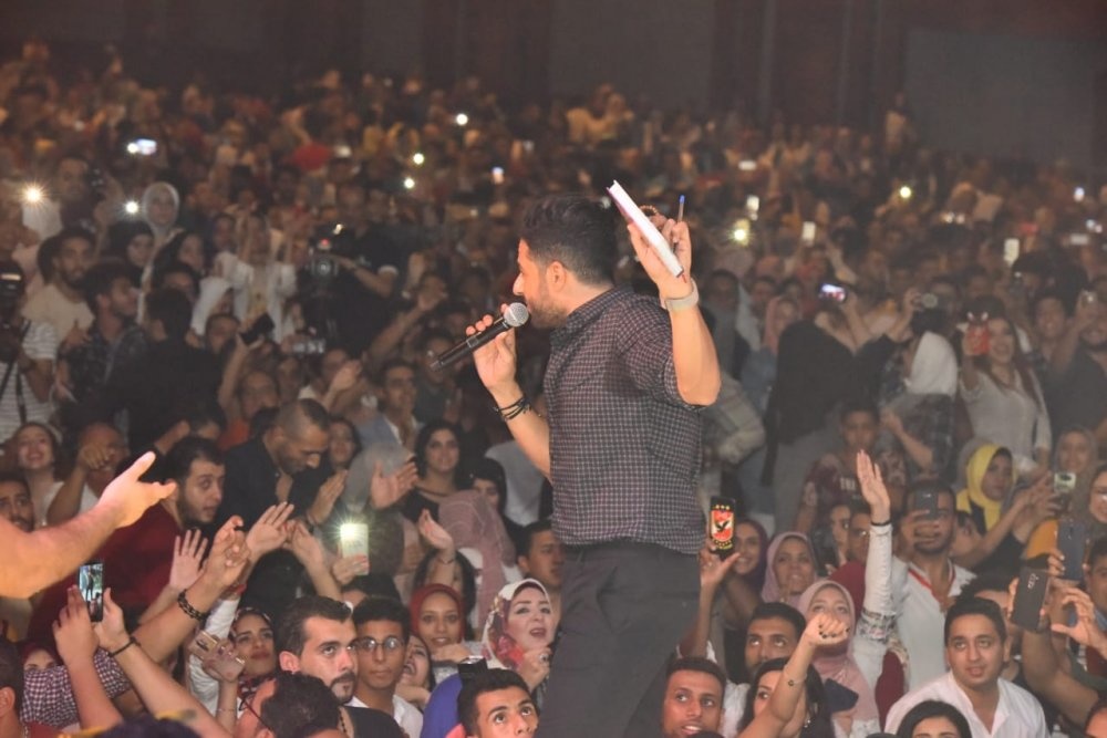 حضور كبير لحفل محمد حماقي بالإسكندرية 