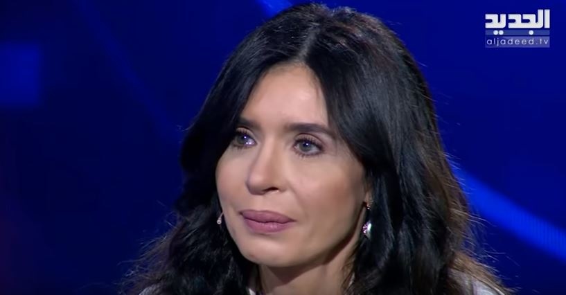 الفنانة دينا خلال استضافتها في برنامج "تحت السيطرة"
