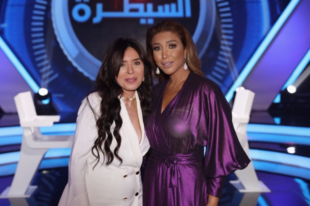 الفنانة دينا رفقة أروى من كواليس البرنامج 