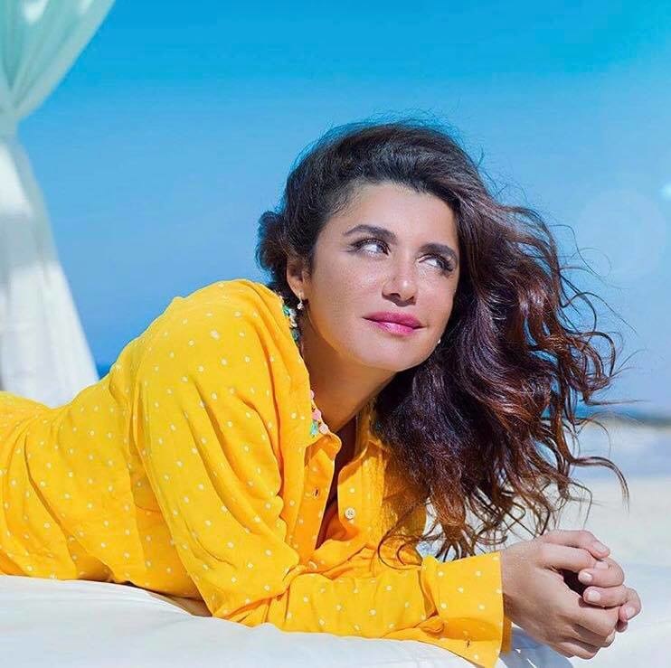 النجمة غادة عادل