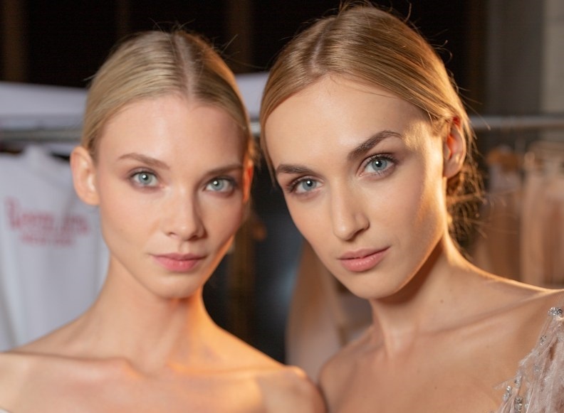 ألوان النيود الفاتحة من Reem Acra