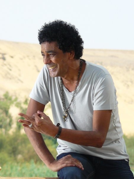محمد منير تكتم على علاقاته العاطفية