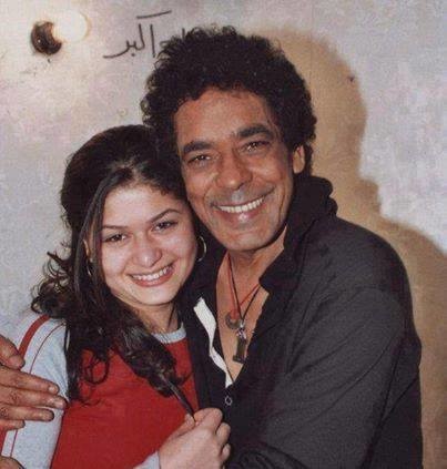 محمد منير بصورة قيل بأنها لزوجته النوبية