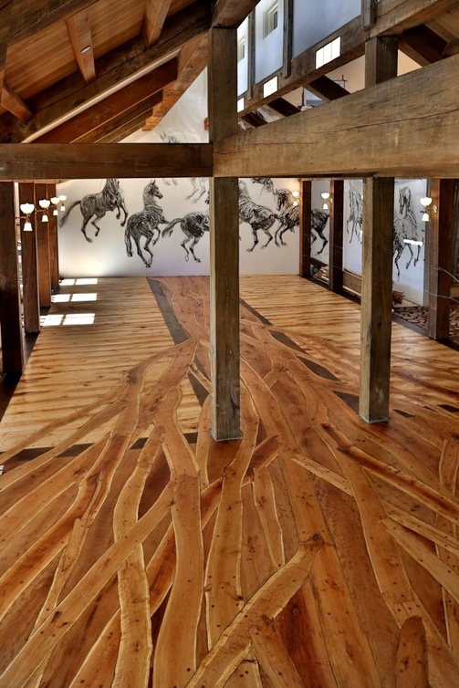  تصميم جريء للأرضية الخشبية لمنزل ريفي rustic
